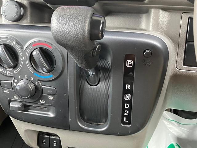 ＮＶ１００クリッパーバン ＤＸ　ＧＬパッケージ　純正ナビ　Ｂｌｕｅｔｏｏｔｈ　フルセグＴＶ　バックカメラ　ドライブレコーダー　ＥＴＣ　オートライト　同色電動格納ドアミラー　リアソナー　衝突被害軽減ブレーキ　パワーウィンドウ　４Ａ／Ｔ　タイヤ新品（12枚目）