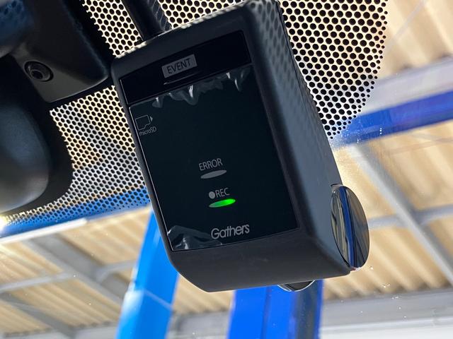 フリードハイブリッド ハイブリッド・ＥＸ　純正９インチナビ　Ｂｌｕｅｔｏｏｔｈ　フルセグＴＶ　バックカメラ　前後ドライブレコーダー　両側パワースライド　ＬＥＤヘッド　シートヒーター　ハーフレザーシート　衝突被害軽減ブレーキ　クルコン　ＥＴＣ（7枚目）