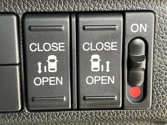 フリードハイブリッド ハイブリッド・ＥＸ　純正９インチナビ　Ｂｌｕｅｔｏｏｔｈ　フルセグＴＶ　バックカメラ　前後ドライブレコーダー　両側パワースライド　ＬＥＤヘッド　シートヒーター　ハーフレザーシート　衝突被害軽減ブレーキ　クルコン　ＥＴＣ（8枚目）