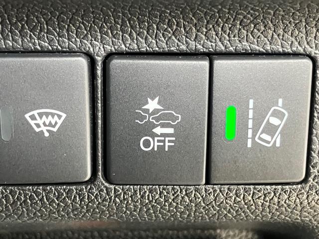 フリードハイブリッド ハイブリッド・ＥＸ　純正９インチナビ　Ｂｌｕｅｔｏｏｔｈ　フルセグＴＶ　バックカメラ　前後ドライブレコーダー　両側パワースライド　ＬＥＤヘッド　シートヒーター　ハーフレザーシート　衝突被害軽減ブレーキ　クルコン　ＥＴＣ（13枚目）