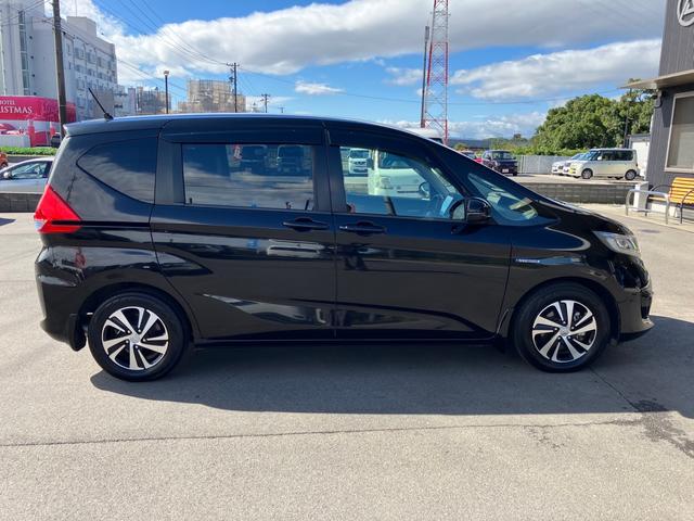 フリードハイブリッド ハイブリッド・ＥＸ　純正９インチナビ　Ｂｌｕｅｔｏｏｔｈ　フルセグＴＶ　バックカメラ　前後ドライブレコーダー　両側パワースライド　ＬＥＤヘッド　シートヒーター　ハーフレザーシート　衝突被害軽減ブレーキ　クルコン　ＥＴＣ（23枚目）