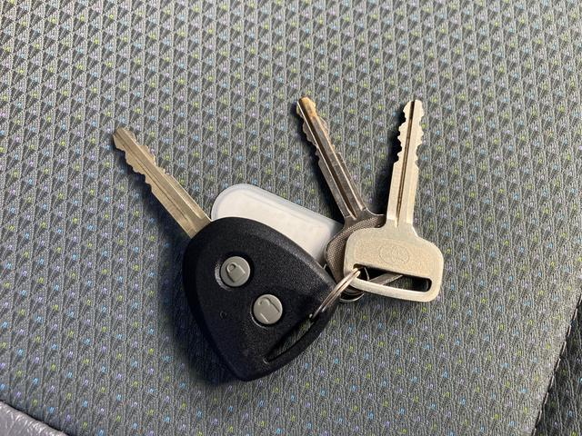 タウンエースバン GL 純正SDナビ ETC パワーウィンドウ キーレス プライバシーガラス タイヤ新品 ワンオーナー(8枚目)