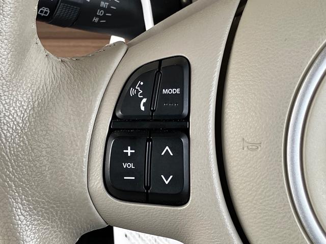 アルトラパン Ｘ　純正８インチナビ　Ｂｌｕｅｔｏｏｔｈ　フルセグＴＶ　全方位モニター　ＨＩＤヘッド　２トンカラー　純正アルミ　リアソナー　衝突被害軽減ブレーキ　革巻きハンドル　ＥＴＣ　スマートキー　タイヤ新品（16枚目）