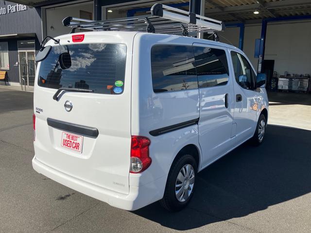 ＮＶ２００バネットバン ＶＸ　メモリーナビ　Ｂｌｕｅｔｏｏｔｈ　フルセグＴＶ　ＥＴＣ　ルーフキャリア　リアスモークフィルム　パワーウィンドウ　キーレス　タイヤ新品（3枚目）