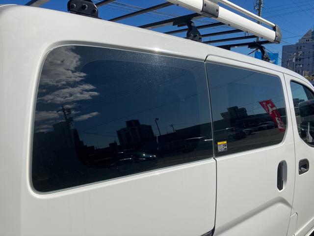 ＮＶ２００バネットバン ＶＸ　メモリーナビ　Ｂｌｕｅｔｏｏｔｈ　フルセグＴＶ　ＥＴＣ　ルーフキャリア　リアスモークフィルム　パワーウィンドウ　キーレス　タイヤ新品（8枚目）