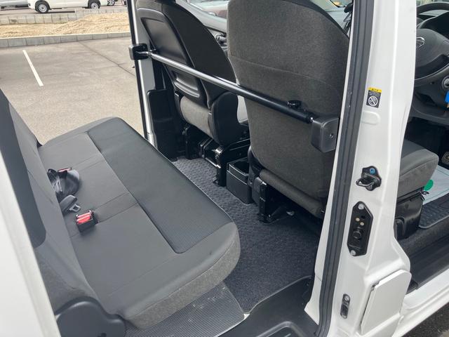 ＮＶ２００バネットバン ＶＸ　メモリーナビ　Ｂｌｕｅｔｏｏｔｈ　フルセグＴＶ　ＥＴＣ　ルーフキャリア　リアスモークフィルム　パワーウィンドウ　キーレス　タイヤ新品（28枚目）