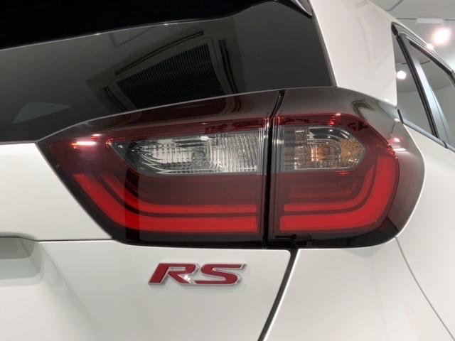 ＲＳ　ＨｏｎｄａＳＥＮＳＩＮＧ新車保証試乗禁煙車　ＬＥＤヘッドランプ　フルオートエアコン　横滑防止装置　オートクルーズコントロール　衝突被害軽減システム　サイドカーテンエアバック　キーレス　フルセグ　ＥＴＣ(45枚目)