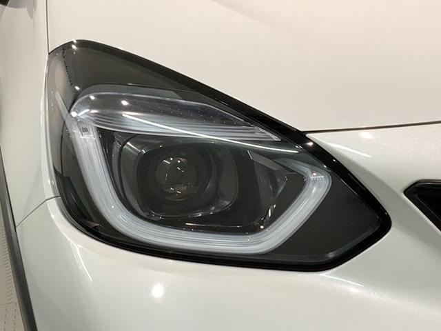 フィット ｅ：ＨＥＶクロスター　ＨＳＥＮＳＩＮＧ２ト－ン新車保証試乗車　衝突回避システム　１オーナー　フルオートエアコン　整備記録簿　ＬＥＤランプ　エアバッグ　サイドエアバック　地デジ　オートクルーズコントロール　ＶＳＡ　ＥＴＣ（8枚目）