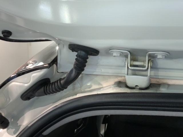 フィット ｅ：ＨＥＶクロスター　ＨＳＥＮＳＩＮＧ２ト－ン新車保証試乗車　衝突回避システム　１オーナー　フルオートエアコン　整備記録簿　ＬＥＤランプ　エアバッグ　サイドエアバック　地デジ　オートクルーズコントロール　ＶＳＡ　ＥＴＣ（43枚目）