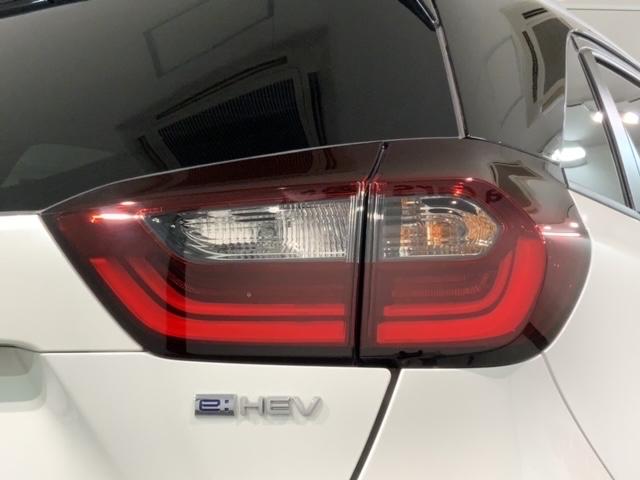 フィット ｅ：ＨＥＶクロスター　ＨＳＥＮＳＩＮＧ２ト－ン新車保証試乗車　衝突回避システム　１オーナー　フルオートエアコン　整備記録簿　ＬＥＤランプ　エアバッグ　サイドエアバック　地デジ　オートクルーズコントロール　ＶＳＡ　ＥＴＣ（45枚目）