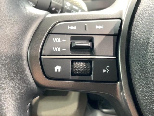 フリード エアーEX HSENSING新車保証試乗車ワンオ-ナ- バックモニター 盗難防止システム 両側パワースライドドア 横滑り防止装置 クルコン フルセグ ETC車載器 オートエアコン シートヒーター 3列シート(10枚目)