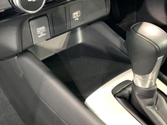 フィット ホーム H SENSING 新車保証 試乗車 ワンオーナー ナビVXU-245FTi TV Rカメラ CD録音 BTオ-ディオ DVD ETC LEDライト VSA クルコン スマートキー 盗難防止装置(28枚目)