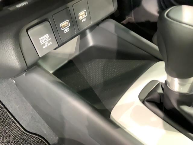 フィット e:HEVクロスター H SENSING 2ト-ン 新車保証 試乗車 ワンオ-ナ- 純正ナビ TV Rカメラ BTオ-ディオ ETC LEDライト VSA クルコン アルミ スマ-トキ- 盗難防止装置 整備記録簿 AAC(27枚目)