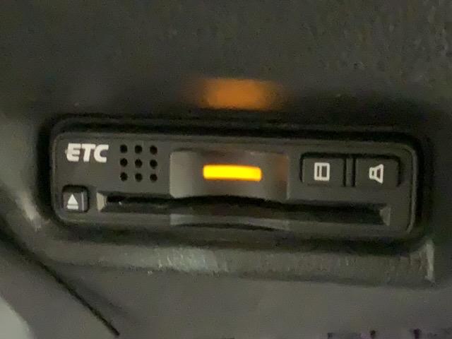 フィットハイブリッド Ｓパッケージ　あんしんＰＫＧ　１年保証　ワンオーナー　純正ナビ　ＴＶ　Ｒカメラ　ＢＴオ－ディオ　ＤＶＤ　ドラレコ　ＥＴＣ　ＬＥＤライト　ＶＳＡ　クルコン　アルミ　フォグ　スマートキー　盗難防止装置　整備記録簿（13枚目）