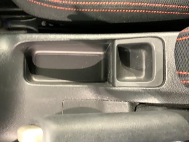 フィットハイブリッド Ｓパッケージ　あんしんＰＫＧ　１年保証　ワンオーナー　純正ナビ　ＴＶ　Ｒカメラ　ＢＴオ－ディオ　ＤＶＤ　ドラレコ　ＥＴＣ　ＬＥＤライト　ＶＳＡ　クルコン　アルミ　フォグ　スマートキー　盗難防止装置　整備記録簿（28枚目）