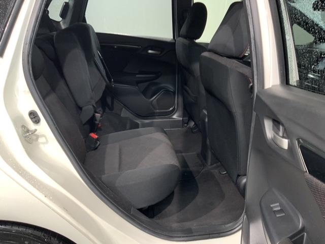 フィットハイブリッド Ｓパッケージ　あんしんＰＫＧ　１年保証　ワンオーナー　純正ナビ　ＴＶ　Ｒカメラ　ＢＴオ－ディオ　ＤＶＤ　ドラレコ　ＥＴＣ　ＬＥＤライト　ＶＳＡ　クルコン　アルミ　フォグ　スマートキー　盗難防止装置　整備記録簿（36枚目）