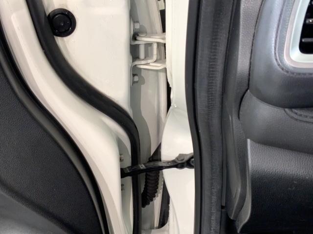 フィットハイブリッド Ｓパッケージ　あんしんＰＫＧ　１年保証　ワンオーナー　純正ナビ　ＴＶ　Ｒカメラ　ＢＴオ－ディオ　ＤＶＤ　ドラレコ　ＥＴＣ　ＬＥＤライト　ＶＳＡ　クルコン　アルミ　フォグ　スマートキー　盗難防止装置　整備記録簿（42枚目）