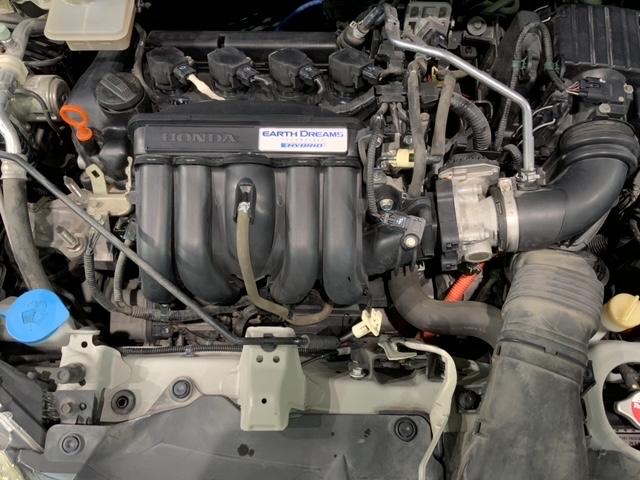 フィットハイブリッド Ｓパッケージ　あんしんＰＫＧ　１年保証　ワンオーナー　純正ナビ　ＴＶ　Ｒカメラ　ＢＴオ－ディオ　ＤＶＤ　ドラレコ　ＥＴＣ　ＬＥＤライト　ＶＳＡ　クルコン　アルミ　フォグ　スマートキー　盗難防止装置　整備記録簿（44枚目）