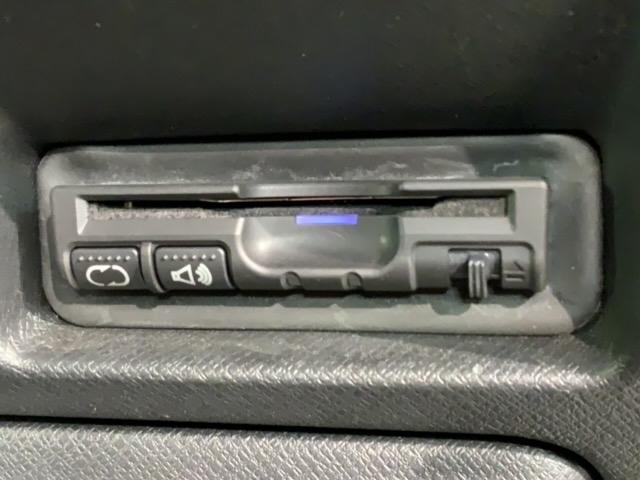 ステップワゴンスパーダ Ｚ　１年保証　ワンオーナー　ナビ　ＴＶ　ＣＤ録音　ＢＴオ－ディオ　ＤＶＤ　ＥＴＣ　ＨＩＤ　両側電動ドア　ＶＳＡ　アルミ　スマ－トキ－　スペアキ－　盗難防止装置　整備記録簿　ドアバイザ－　ＷエアバッグＡＡＣ（9枚目）