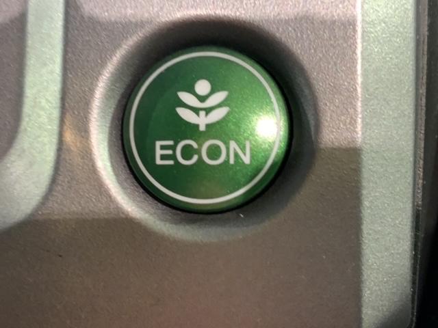 ステップワゴンスパーダ Ｚ　１年保証　ワンオーナー　ナビ　ＴＶ　ＣＤ録音　ＢＴオ－ディオ　ＤＶＤ　ＥＴＣ　ＨＩＤ　両側電動ドア　ＶＳＡ　アルミ　スマ－トキ－　スペアキ－　盗難防止装置　整備記録簿　ドアバイザ－　ＷエアバッグＡＡＣ（12枚目）