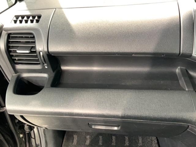 ステップワゴンスパーダ Ｚ　１年保証　ワンオーナー　ナビ　ＴＶ　ＣＤ録音　ＢＴオ－ディオ　ＤＶＤ　ＥＴＣ　ＨＩＤ　両側電動ドア　ＶＳＡ　アルミ　スマ－トキ－　スペアキ－　盗難防止装置　整備記録簿　ドアバイザ－　ＷエアバッグＡＡＣ（25枚目）