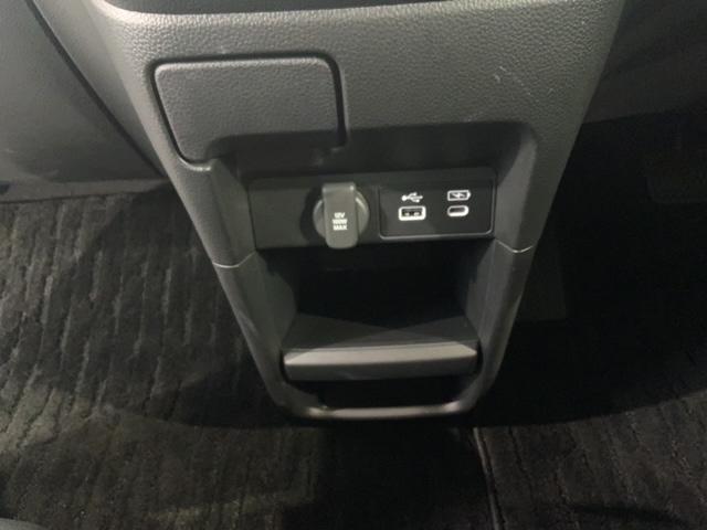 ステップワゴン スパーダ　Ｈ　ＳＥＮＳＩＮＧ　最長５年保証　ナビＬＸＭ－２４７ＶＦＮｉ　ＴＶ　Ｒカメラ　ＣＤ録音　ＢＴオ－ディオ　ＤＶＤ　ＥＴＣ　ＬＥＤライト　両側電動ドア　ＶＳＡシ－トヒ－タ－　クルコン　アルミ　スマ－トキ－（28枚目）