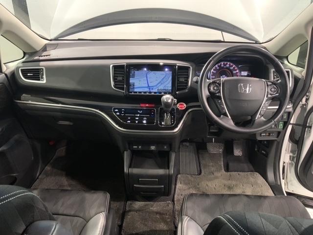 �g���₷�����C�A�E�g�̃_�b�V���{�[�h���ӂł��B�I�[�g�G�A�R���⏬������ȂǊ��������������ڂł��B