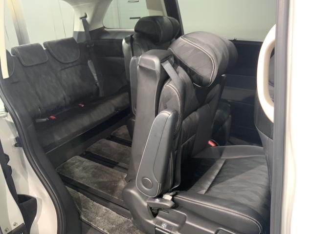 ���Џ��i���Z���^�[�ɂē��O���̃N���[�j���O�����{���Ă���܂��I