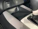ｅ：ＨＥＶクロスター　タバコ臭ありＨＳＥＮＳＩＮＧ２ト－ンナビ　衝突回避システム　１オーナー　フルオートエアコン　整備記録簿　ＬＥＤランプ　エアバッグ　サイドエアバック　地デジ　オートクルーズコントロール　ＶＳＡ　ＥＴＣ（28枚目）