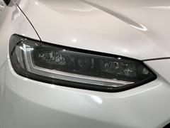 ＬＥＤヘッドライトは、点灯の瞬間から最大光量を発揮し、突然暗くなるトンネルなどでの安定感を高めます。 7