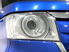 ＬＥＤヘッドライトは、点灯の瞬間から最大光量を発揮し、突然暗くなるトンネルなどでの安定感を高めます。 7