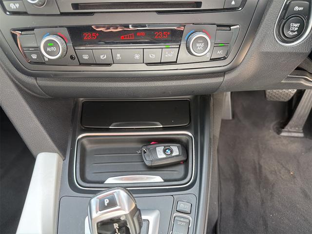 ３シリーズ ３２０ｄツーリング　ナビ　クリアランスソナー　オートクルーズコントロール　アルミホイール　オートライト　ターボ　スマートキー　アイドリングストップ　ＡＴ　ＡＢＳ　ＥＳＣ　ＣＤ　エアコン　パワーステアリング（6枚目）