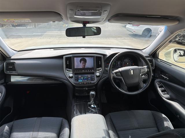 クラウンハイブリッド アスリートS ETC オートクルーズコントロール TV アルミホイール HID CVT スマートキー 電動格納ミラー 盗難防止システム パワーシート 衝突安全ボディ ABS ESC エアコン パワーステアリング(2枚目)