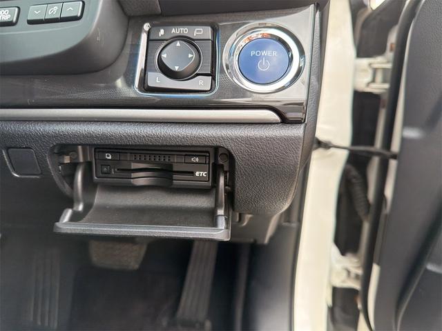 クラウンハイブリッド アスリートS ETC オートクルーズコントロール TV アルミホイール HID CVT スマートキー 電動格納ミラー 盗難防止システム パワーシート 衝突安全ボディ ABS ESC エアコン パワーステアリング(4枚目)