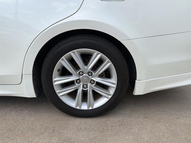 クラウンハイブリッド アスリートS ETC オートクルーズコントロール TV アルミホイール HID CVT スマートキー 電動格納ミラー 盗難防止システム パワーシート 衝突安全ボディ ABS ESC エアコン パワーステアリング(28枚目)