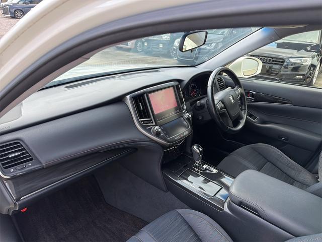 クラウンハイブリッド アスリートS ETC オートクルーズコントロール TV アルミホイール HID CVT スマートキー 電動格納ミラー 盗難防止システム パワーシート 衝突安全ボディ ABS ESC エアコン パワーステアリング(31枚目)