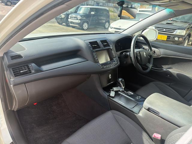 クラウン 2.5アスリート ナビパッケージ ETC オートクルーズコントロール ナビ アルミホイール HID サンルーフ AT スマートキー 電動格納ミラー 盗難防止システム CD DVD再生 MD ミュージックプレイヤー接続可 衝突安全ボディ(10枚目)