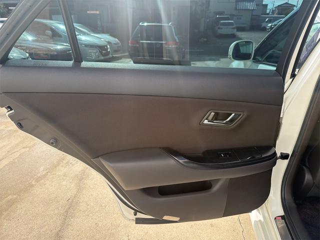 クラウン 2.5アスリート ナビパッケージ ETC オートクルーズコントロール ナビ アルミホイール HID サンルーフ AT スマートキー 電動格納ミラー 盗難防止システム CD DVD再生 MD ミュージックプレイヤー接続可 衝突安全ボディ(32枚目)