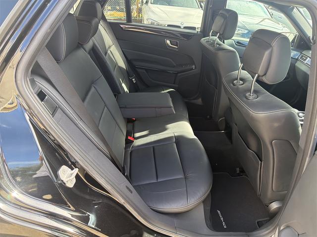 Eクラスステーションワゴン E250 ステーションワゴン アバンギャルド ドライブレコーダー TV クリアランスソナー オートクルーズコントロール アルミホイール オートライト パワーシート スマートキー 電動格納ミラー シートヒーター AT ルーフレール ABS CD(11枚目)