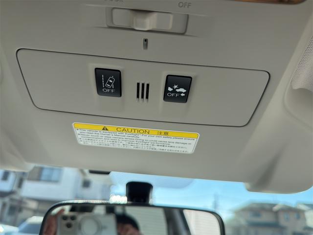 車線はみだしを知らせてくれる機能！レーンアシスト付！