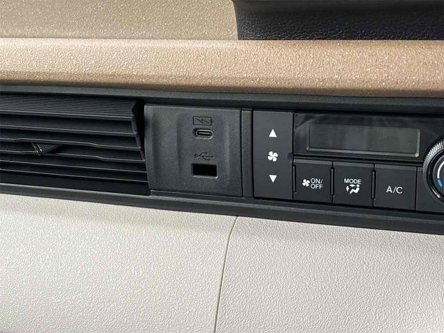 Ｎ－ＢＯＸ ベースグレード　届け出済み未使用車　バックカメラ　両側スライド・片側電動　クリアランスソナー　オートクルーズコントロール　レーンアシスト　衝突被害軽減システム　オートライト　ＬＥＤヘッドランプ　スマートキー（41枚目）