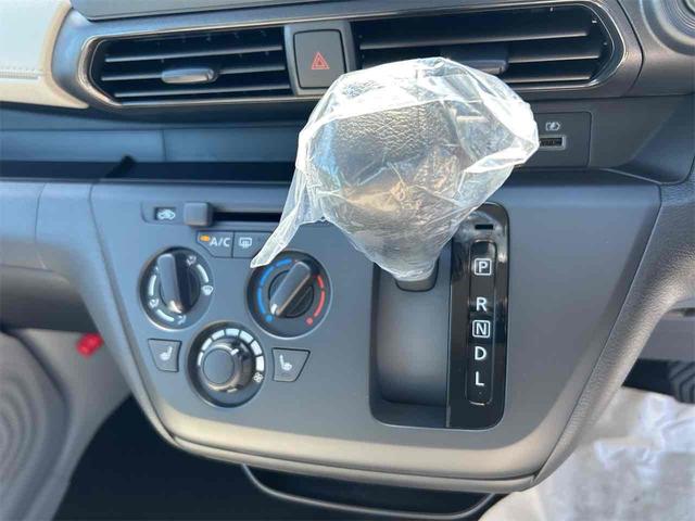 ｅＫワゴン Ｍ　届け出済み未使用車　バックカメラ　クリアランスソナー　レーンアシスト　衝突被害軽減システム　オートライト　キーレスエントリー　アイドリングストップ　電動格納ミラー　シートヒーター　ベンチシート　ＣＶＴ（6枚目）