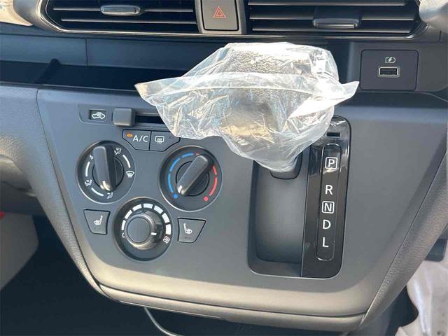 ｅＫワゴン Ｍ　届け出済み未使用車　バックカメラ　クリアランスソナー　衝突被害軽減システム　オートライト　キーレスエントリー　アイドリングストップ　電動格納ミラー　シートヒーター　ベンチシート　ＣＶＴ（6枚目）