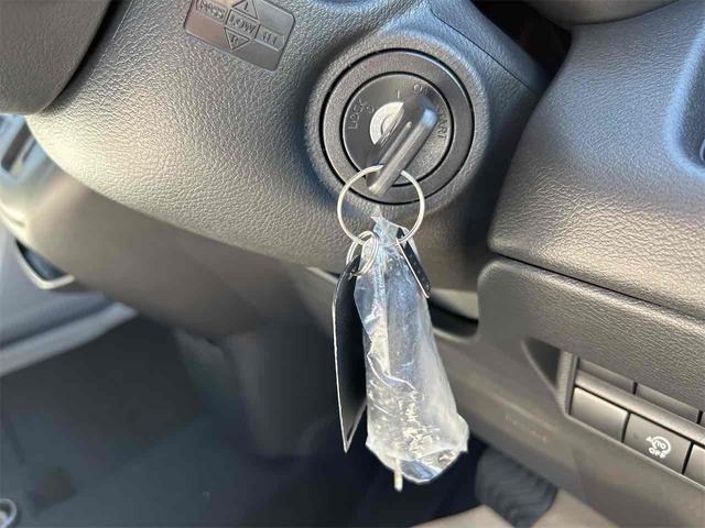 ｅＫワゴン Ｍ　届け出済み未使用車　バックカメラ　クリアランスソナー　レーンアシスト　衝突被害軽減システム　オートライト　キーレスエントリー　アイドリングストップ　電動格納ミラー　シートヒーター　ベンチシート　ＣＶＴ（9枚目）
