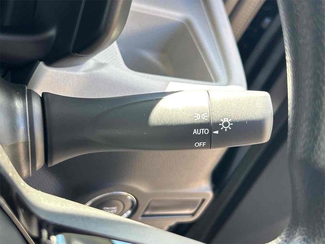 スペーシア ハイブリッドＧ　届け出済み未使用車　両側スライドドア　クリアランスソナー　衝突被害軽減システム　オートライト　ＬＥＤヘッドランプ　スマートキー　アイドリングストップ　電動格納ミラー　シートヒーター　ベンチシート（10枚目）