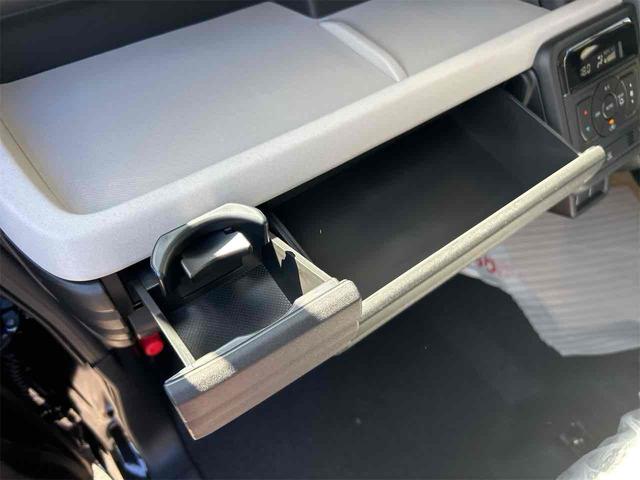 スペーシア ハイブリッドＧ　届け出済み未使用車　両側スライドドア　クリアランスソナー　衝突被害軽減システム　オートライト　ＬＥＤヘッドランプ　スマートキー　アイドリングストップ　電動格納ミラー　シートヒーター　ベンチシート（11枚目）