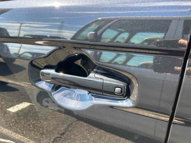 スペーシア ハイブリッドＧ　届け出済み未使用車　両側スライドドア　クリアランスソナー　衝突被害軽減システム　オートライト　ＬＥＤヘッドランプ　スマートキー　アイドリングストップ　電動格納ミラー　シートヒーター　ベンチシート（42枚目）