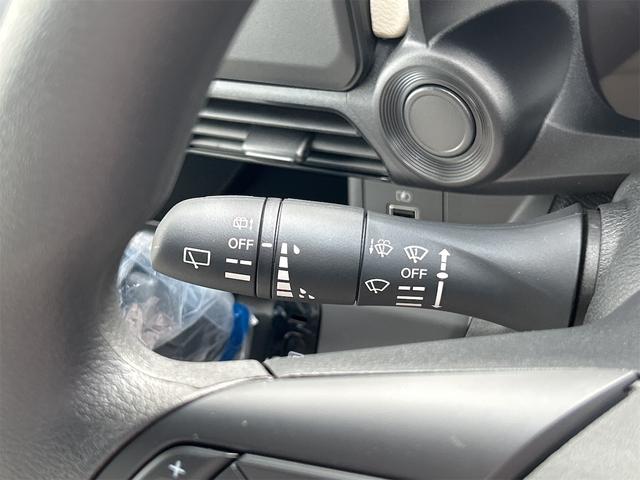 ｅＫワゴン Ｍ　届け出済み未使用車　バックカメラ　クリアランスソナー　レーンアシスト　衝突被害軽減システム　オートライト　キーレスエントリー　アイドリングストップ　電動格納ミラー　シートヒーター　ベンチシート　ＣＶＴ（8枚目）