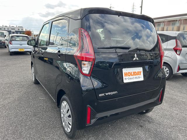 ｅＫワゴン Ｍ　届け出済み未使用車　バックカメラ　クリアランスソナー　レーンアシスト　衝突被害軽減システム　オートライト　キーレスエントリー　アイドリングストップ　電動格納ミラー　シートヒーター　ベンチシート　ＣＶＴ（17枚目）