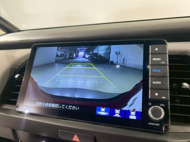 バックカメラもあるので後退時も安心です。視点も切り替えができて便利です。